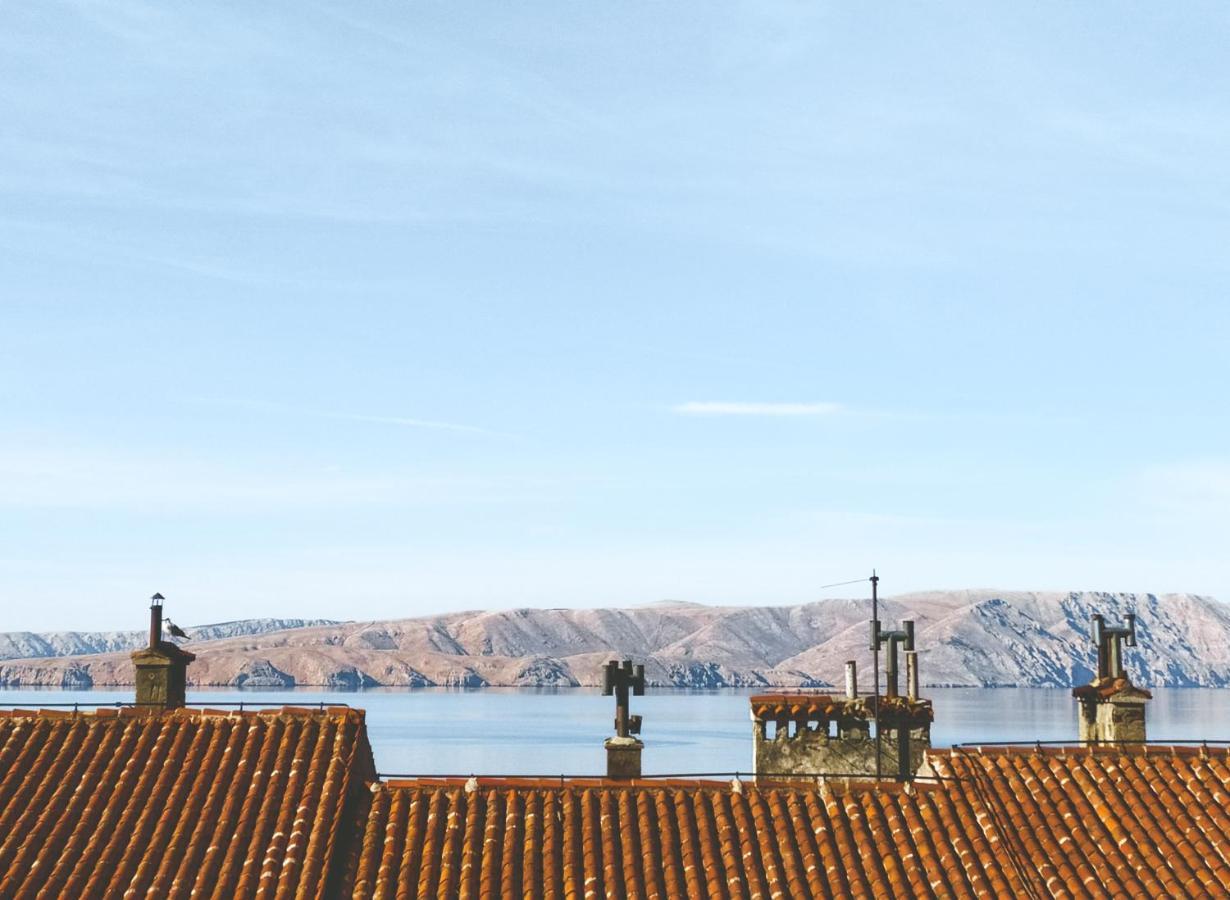 Novouredeni Stan S Balkonom I Pogledom Na More Senj  Exterior foto