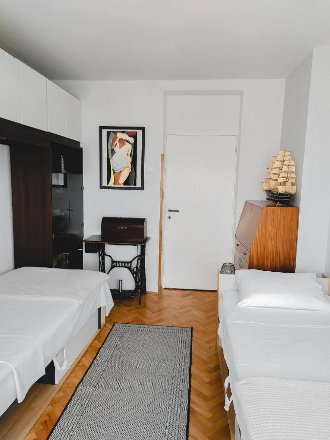 Novouredeni Stan S Balkonom I Pogledom Na More Senj  Exterior foto